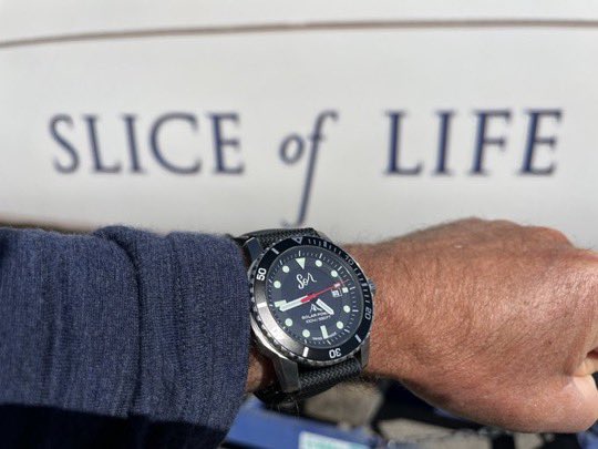 SwissD1VER's tweet image. ‘Sol’ Watch soaking up a ‘Slice Of Life’

Sun’s Out, Wind’s Up &amp;amp; Time’s Now

Week of meetings ahead in La Chaux de Fonds and Le Locle 🚀🙏🏽

#SolWatch #SwissMade #Solar #Watch #ChargedontheMatterhorn 🇨🇭⌚️☀️🏔️