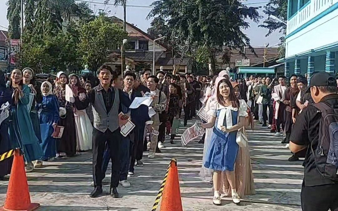 JADI KOTA KEDUA, AUDISI “D’ACADEMY 8” DISAMBUT MERIAH WARGA MEDAN indonesiajurnalis.com/jadi-kota-kedu…