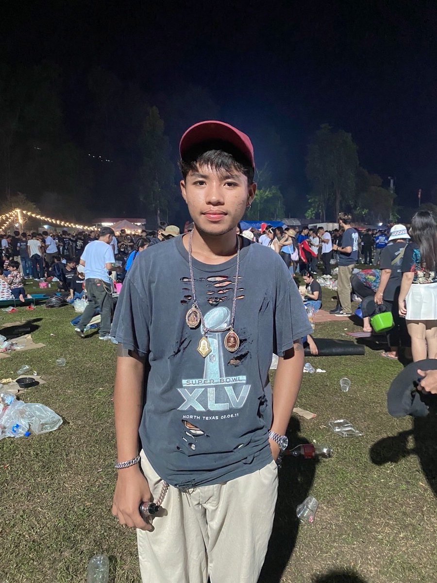 kiwQ tweet media