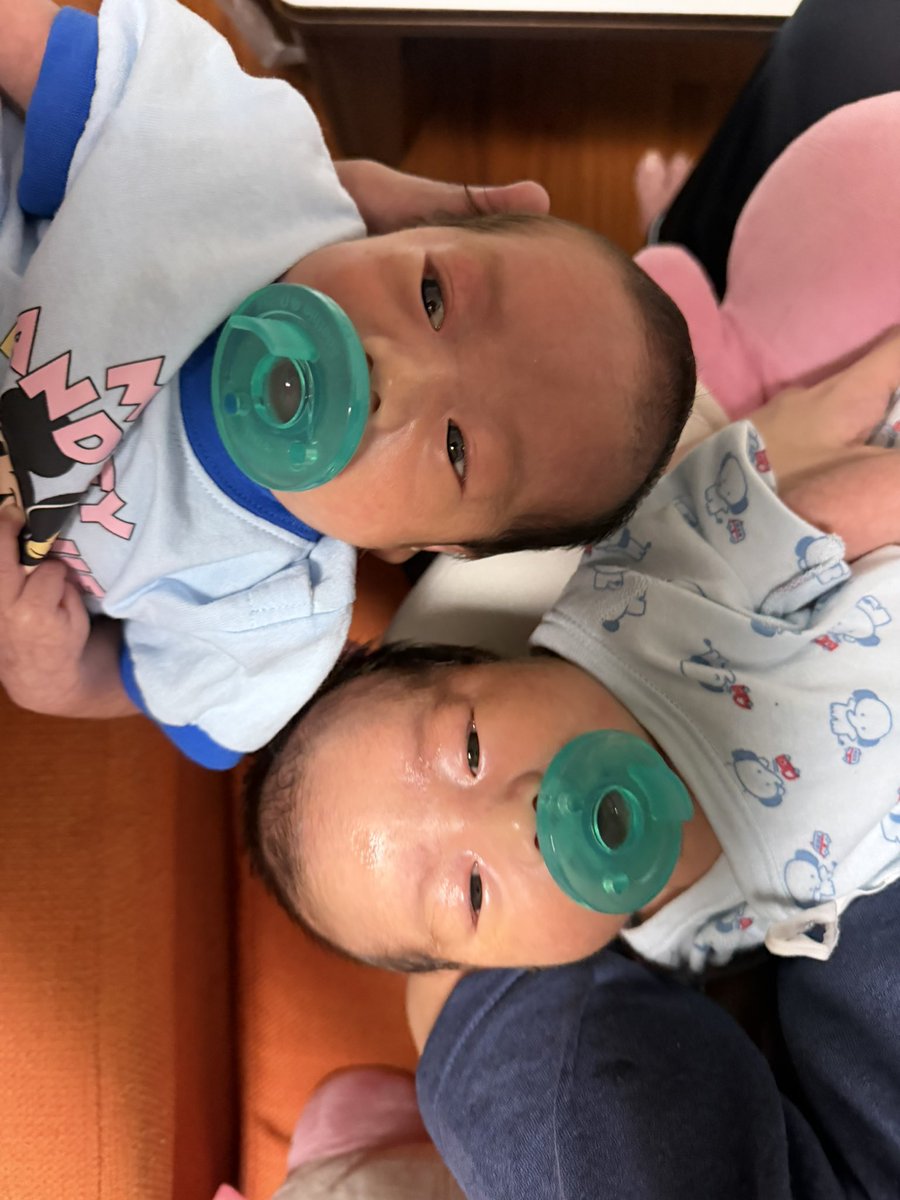 【そんでもって  #拡散希望お願いします 】
是非とも来て欲しいお笑いライブが6/6(土)にあります！
200名以上は絶対に来てほしいので『御祝儀』の代わりにチケットの予約お待ちしております！漫才･コントはもちろん、ツインズの名前の発表や赤ちゃんに関する企画など盛りだくさんになっております🙇‍♀️