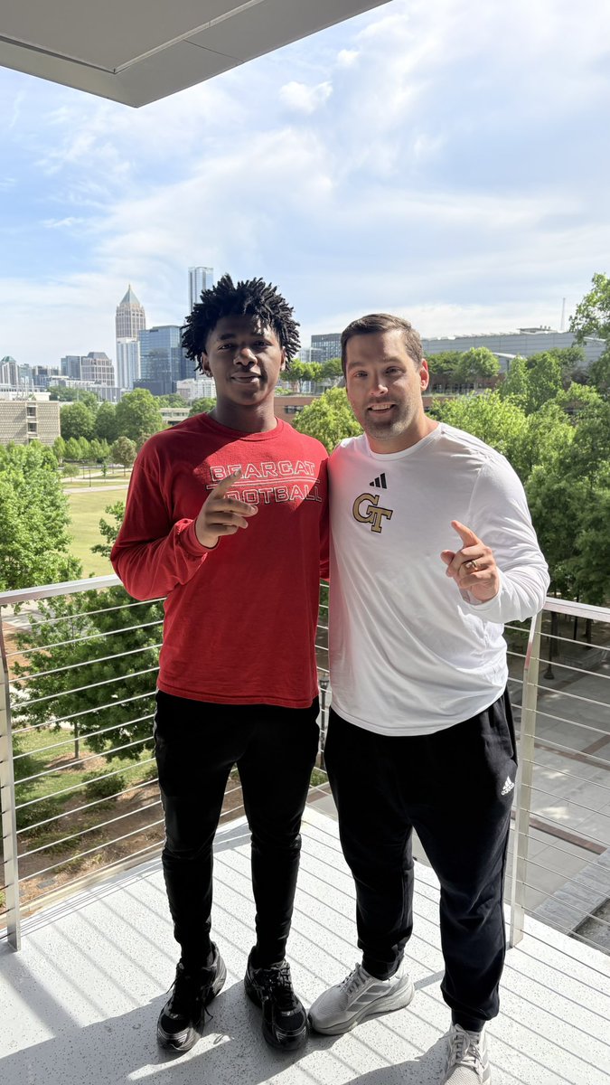 ShamarEvans0's tweet image. Extremely Blessed to announce that I’ve received my 21st D1 Offer from Georgia Tech University!!! #AGTG #StingEm