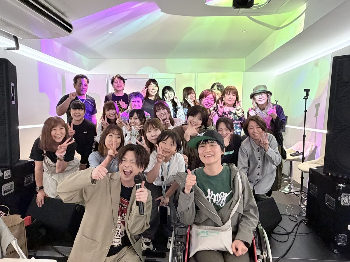 4年2組Official tweet media