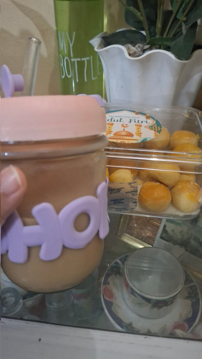 _piwpiwpii's tweet photo. @FOOD_FESS kopi aren X nastar = kawin bgttttttttttt https://t.co/bdn2K4NWBH