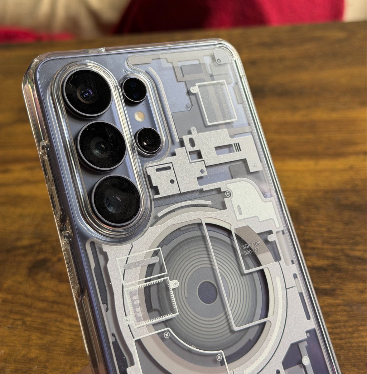 Holly - I like tech tweet media