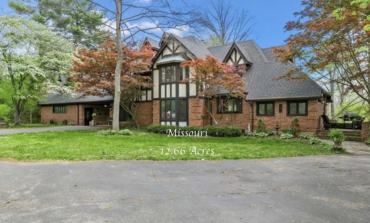 CountryLife717's tweet image. $499,999. #Tudor Style #Missouri #Home  on 12.66 Acres. This four bedroom home exudes comfort and elegance. countrylifedreams.com/tudor-style-mi…