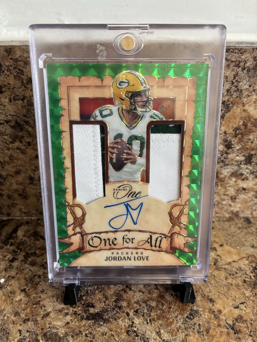 MINI has opened for Jordan Love /49 Auto. 

Come take a shot for only $13….

x.com/i/chat/group_j…