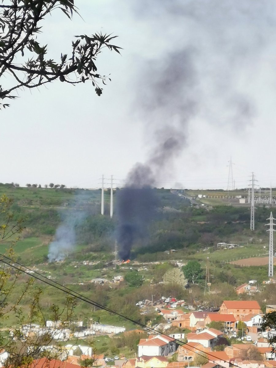 ivan_0x50's tweet photo. @prijavi_problem opet trovanje građana Mirijeva i šire... https://t.co/ALRP7yf2rH