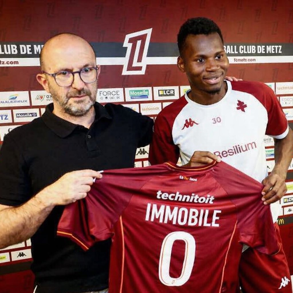 Ce #FCMPFC c’est aussi les retrouvailles de 2 frères : Ciro Immobile, qui débarque en France pour maintenir le Paris FC et Habib Immobile en pointe, à attendre qu’un ballon lui tombe dessus…

Quelle belle histoire !!!