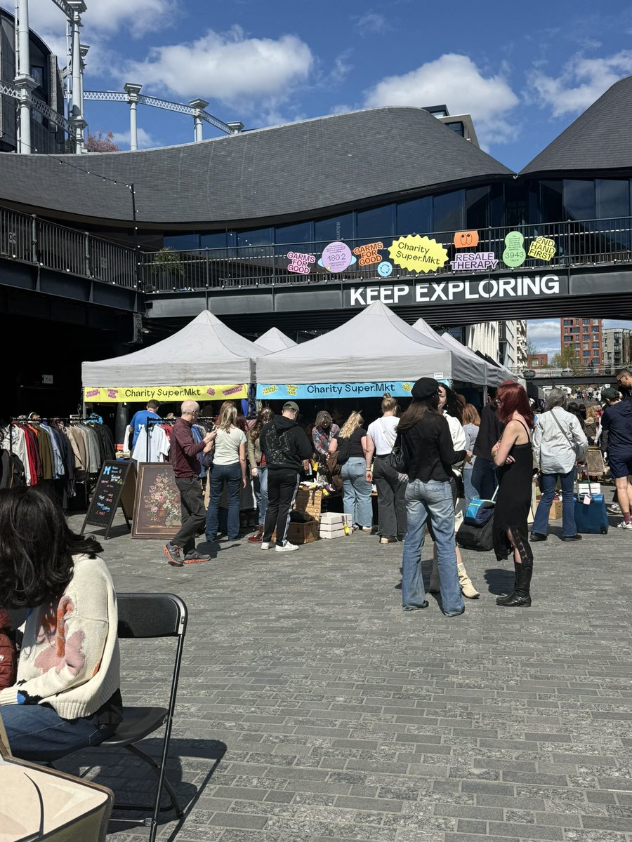 DDCrochetDesign's tweet image. What a wonderful day my daughter and I had up Coal Drop Yard ☺️ All the vintage treasures 

#market #shopping #canal #London