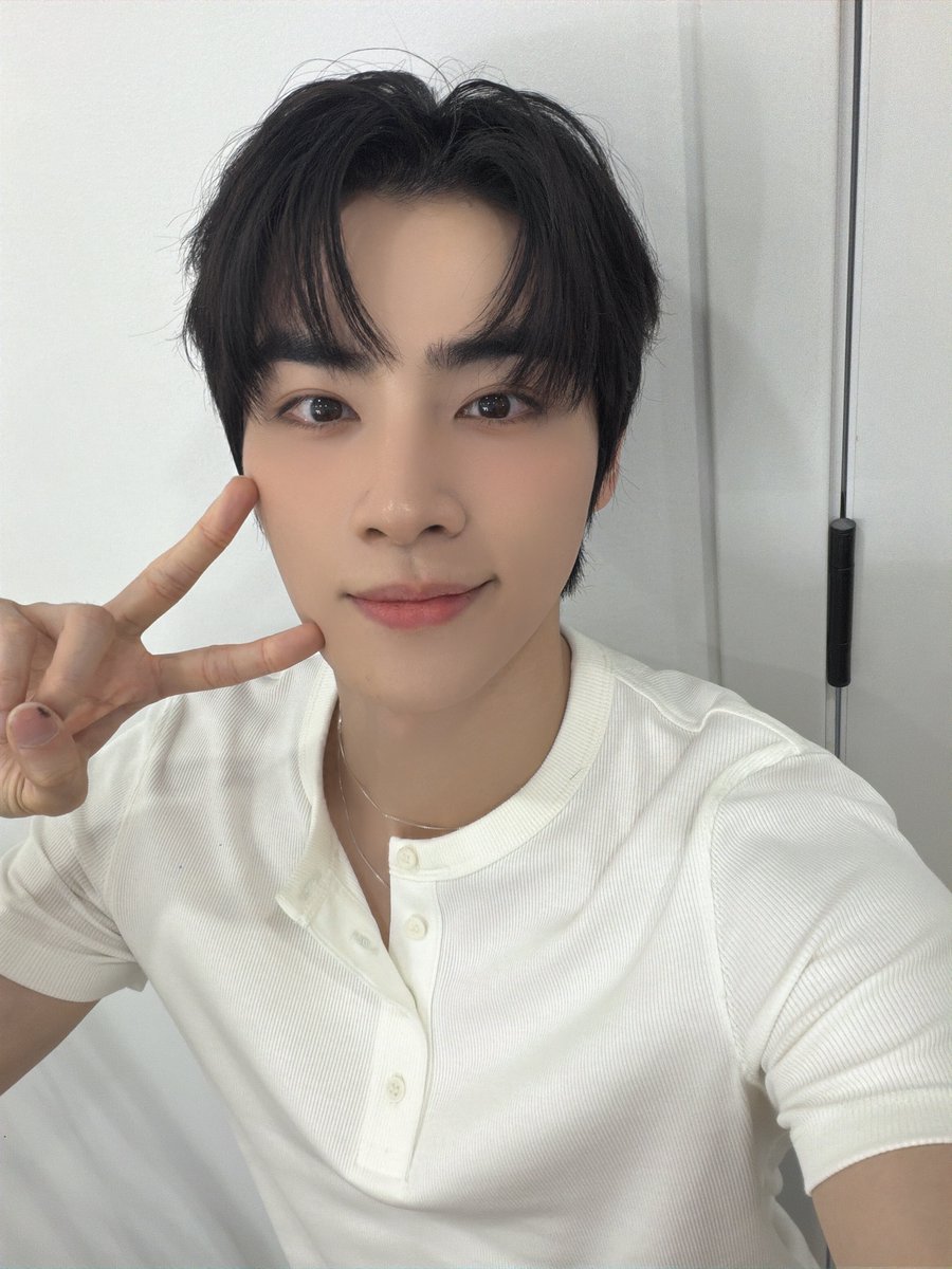 민트초코만두 tweet media