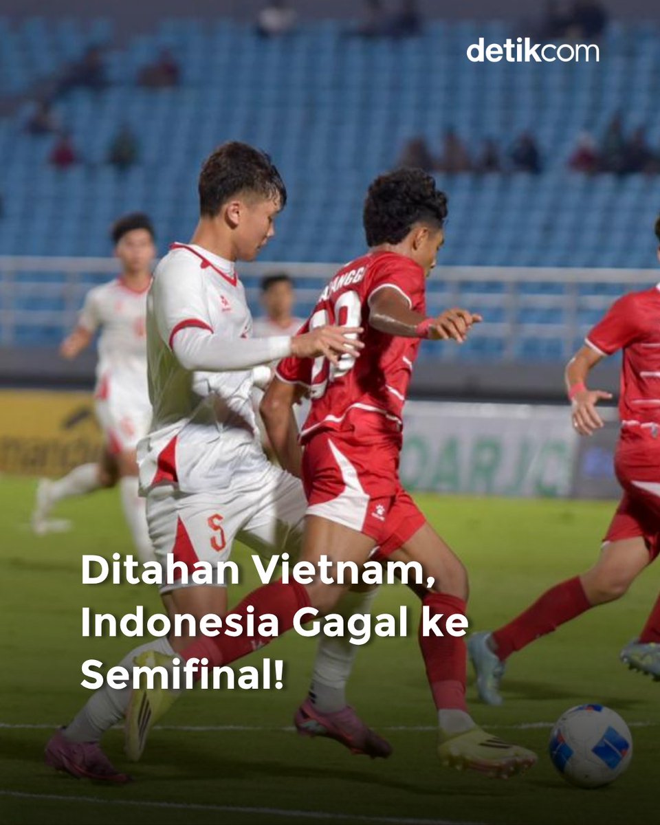 detiksport's tweet image. Timnas Indonesia U-17 gagal lolos ke semifinal Piala AFF U-17 2026 setelah Garuda Muda ditahan Timnas Vietnam U-17 dengan skor 0-0 di laga penentu! 🇮🇩

Tetap semangat, Garuda Muda! 💪🏽

#TimnasIndonesia #PialaAFFU17 #detikcom #detiksport