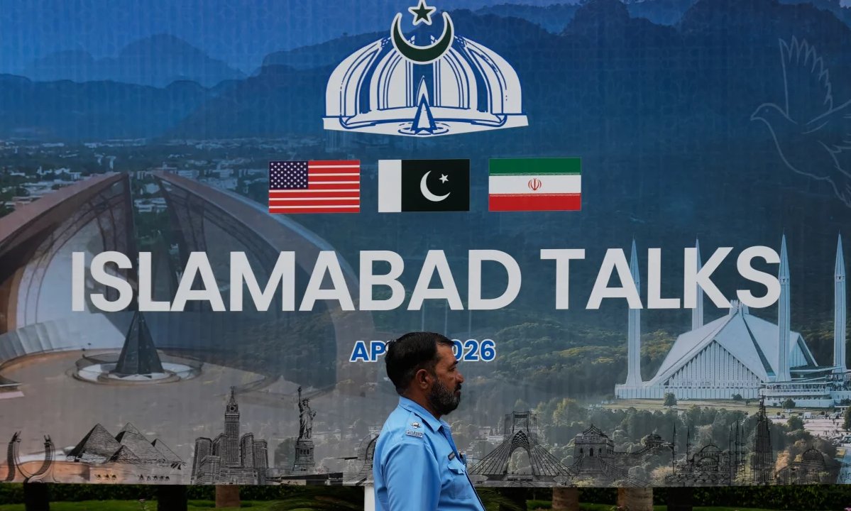 #WhiteHouse #ECB #government #statedept #FED #NYSE #Republicans #Democrates #Germany #Kiev #Putin #Syria
A new round of U.S.–Iran talks is expected in Islamabad within days, just before a fragile ceasefire expires.