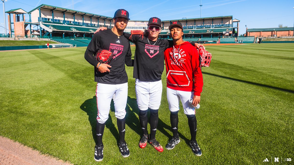HuskerBaseball's tweet image. Breakfast ball. 🍳

@AuroraAgNetwork | #GBR