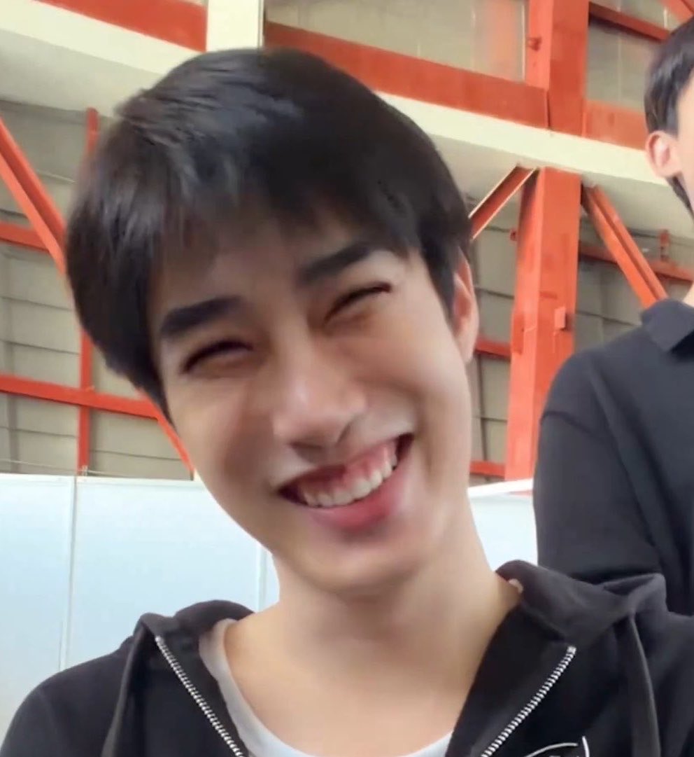 ⏾˚ 𝐦𝐨𝐫𝐦𝐨𝐫 ౨ৎ tweet media