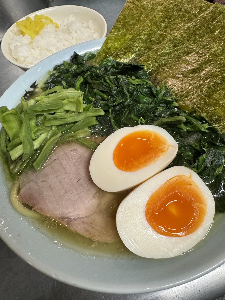 家系ラーメン 洞くつ家 tweet media