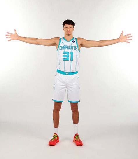 サラü tweet media