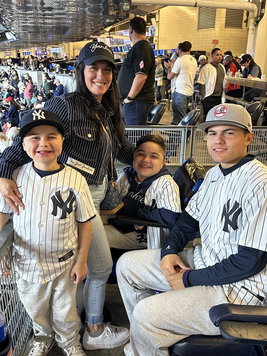 The Strength of Brothers tweet media