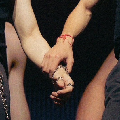 Laura 🩵☔️ tweet media