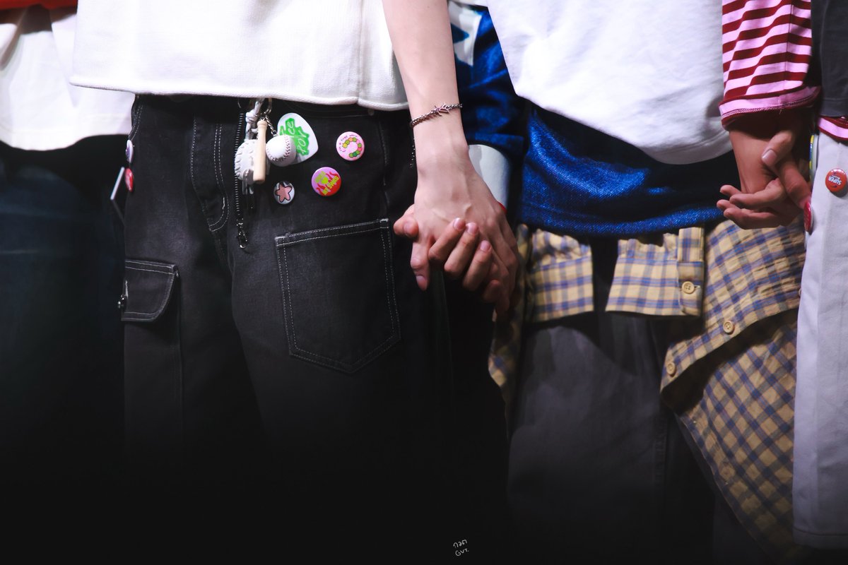 | ̶G̶R̶A̶V̶I̶T̶Y̶ ̶ | tweet media