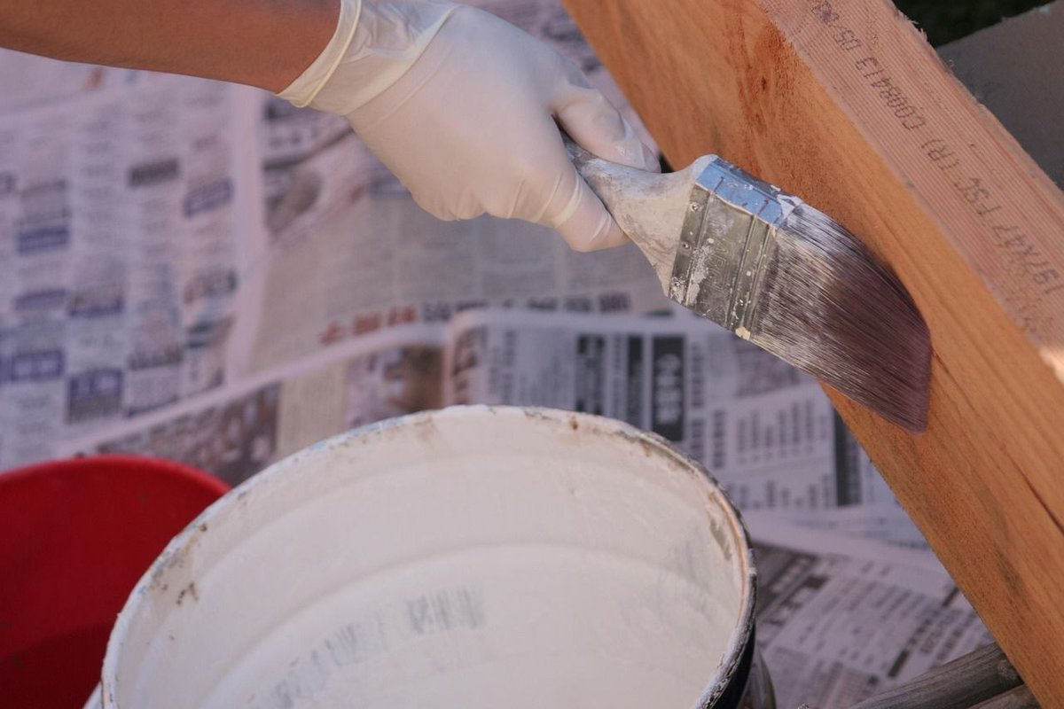 SRSelfStorage's tweet photo. If you’re renovating or downsizing, there’s no need to part with your cherished memories. Let us give you that extra space so you can keep everything safe and to hand 🕰️🔭🔬🧰🏺📦 https://t.co/EwC5pOyruz