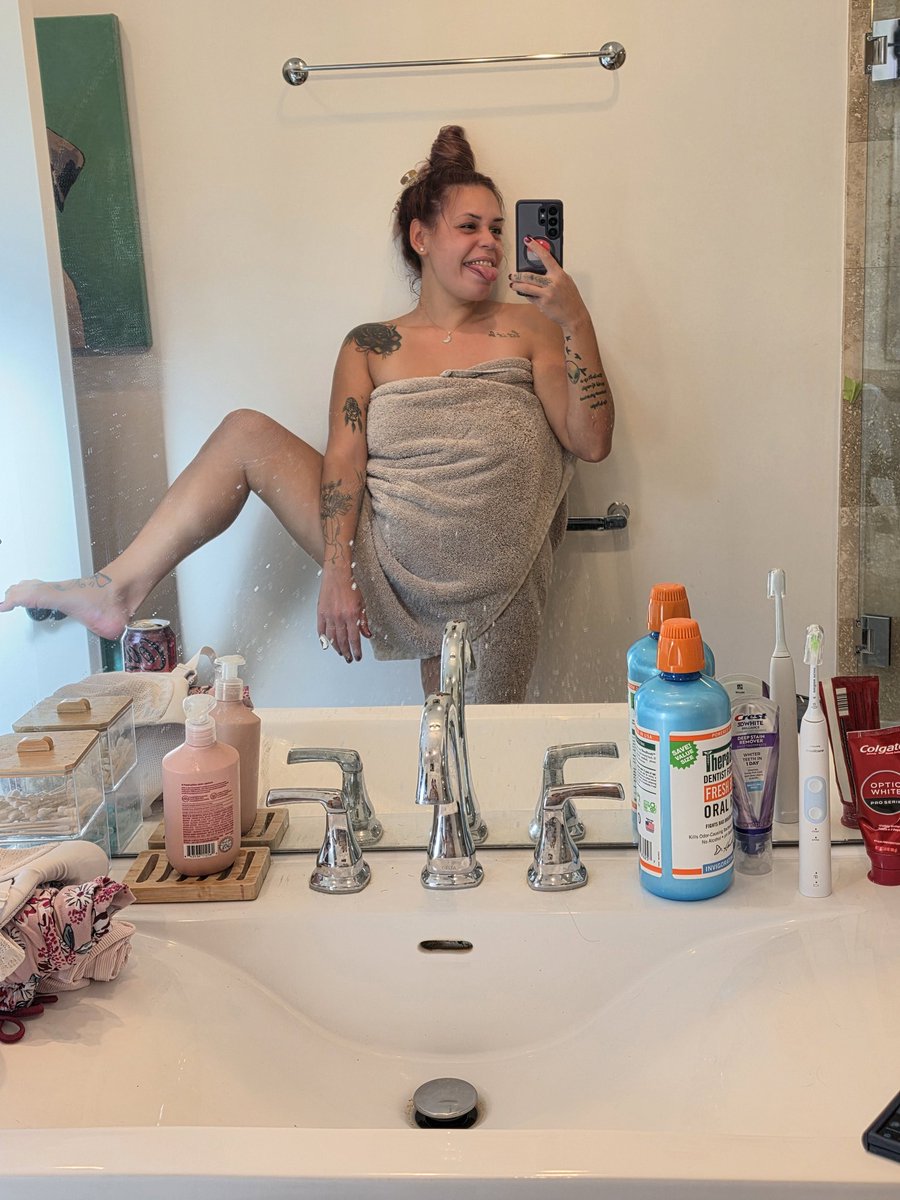 Cori 🌹 tweet media