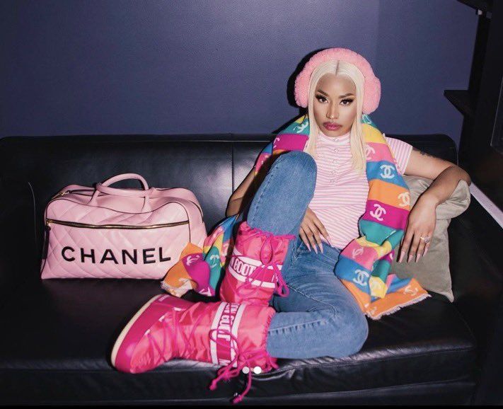 Nicki4orever's tweet image. Imagine having a discography so powerful that your "old" songs are out-streaming everyone’s new releases in 2026. 💿🎧 That’s what we call a LEGACY. The Queen’s pen is the most dangerous weapon in the industry! 🖋️👑 #Legacy #StreamingGiant #NickiMinaj @NICKIMINAJ 🩷🩷🩷👑👑👑