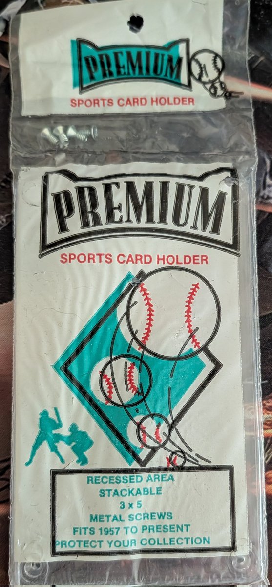 DanielB1094's tweet photo. Anyone need a vintage screw down case. Cleaning out my closet and still have one from the 90's unused, all screws still in the package!!!! @CardPurchaser https://t.co/NAKDjWOqM4