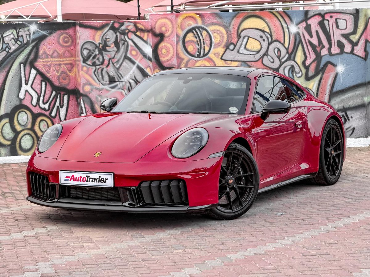AutoTraderSA's tweet image. We drive the new @Porsche 911 #GTS. Does the addition of a #hybrid drivetrain improve one of the world's best sports cars? bit.ly/Porsche911Carr…