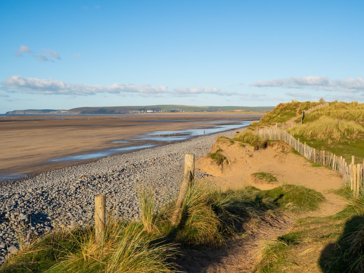 lovenorthdevon's tweet photo. The May Bank Holiday and half term are the perfect time to explore North Devon, where dramatic coastal views meet endless adventures. 💚

It is a season made for getting outside and making memories.

Plan your getaway: https://t.co/afm2mkYEjh https://t.co/attBMh8xvE