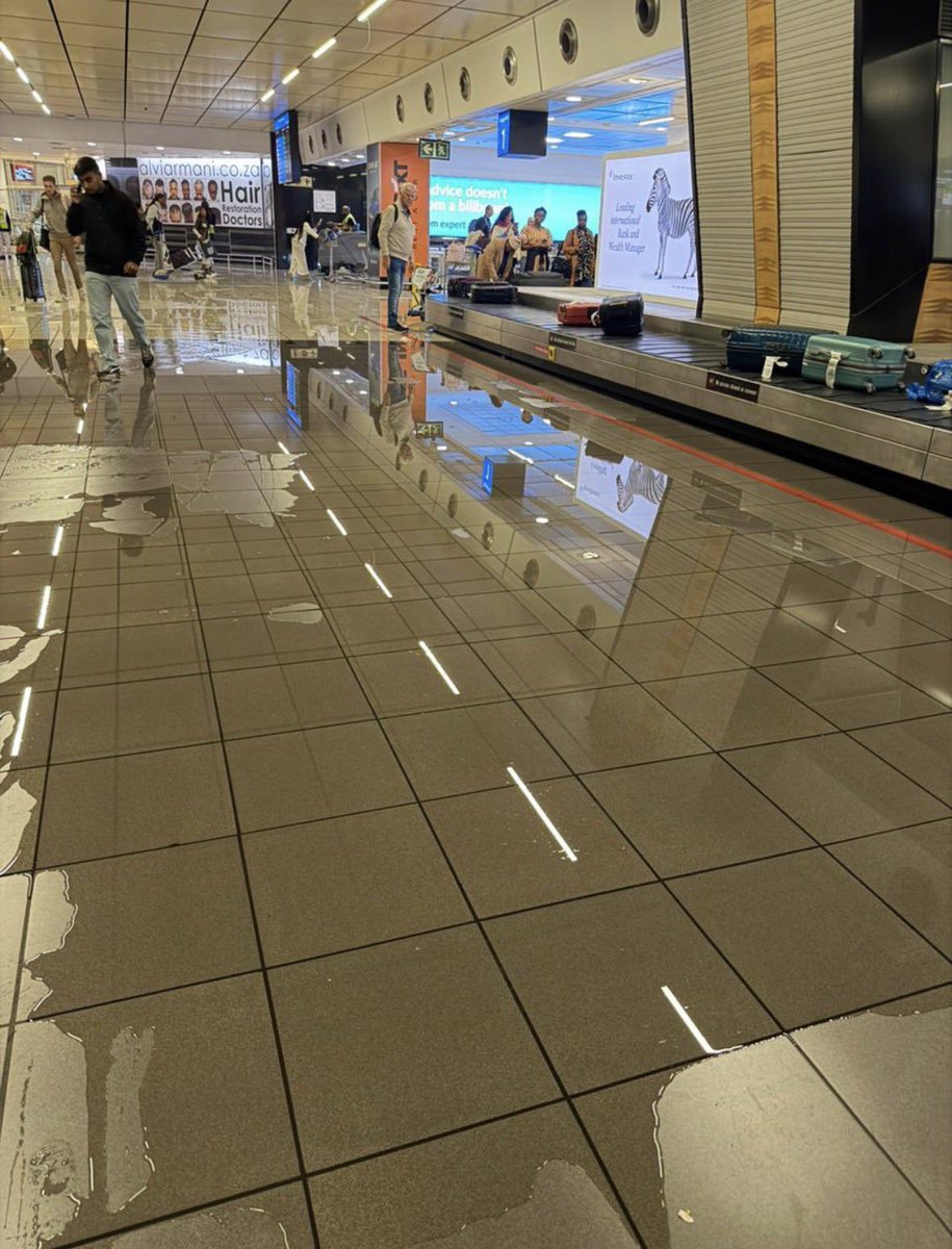 TyroneBuys's tweet photo. @MbalulaFikile Did you see the leaks at OR Tambo this morning? Please get your priorities straight. Let’s focus on the task at hand, getting Joburg to be a great city that it can be. https://t.co/2VFxKuQlDo