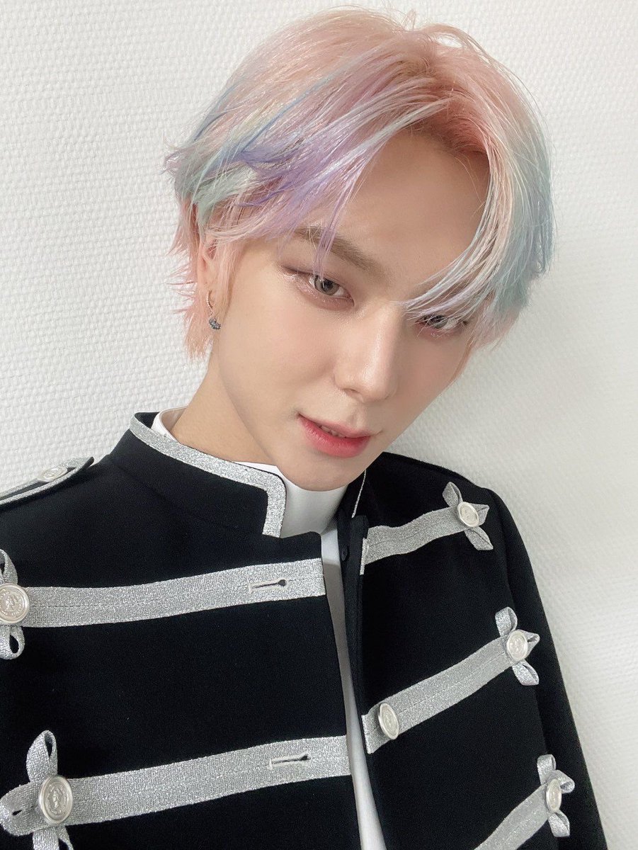 happy birthday to our moon!!!

you’re the sweetest, loveliest and most talented boy ever and you deserve to have the happiest birthday ever! enjoy your day and eat tons of yummy meals! i love you 🥹🩷

#HAPPY_JEHYUN_DAY
#Beautiful_Birthday_Boy_Jehyun
#달빛아래_제현을_기념하는_밤