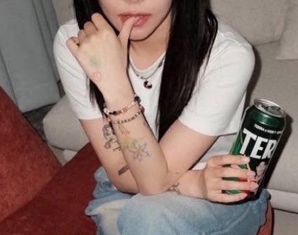 wheein pics tweet media