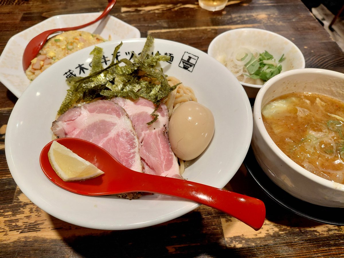 ロビン@裸の伯爵 tweet media