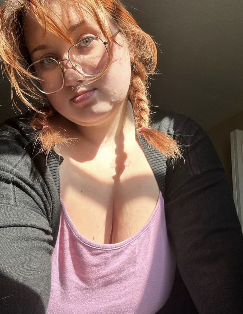 fae valentine tweet media