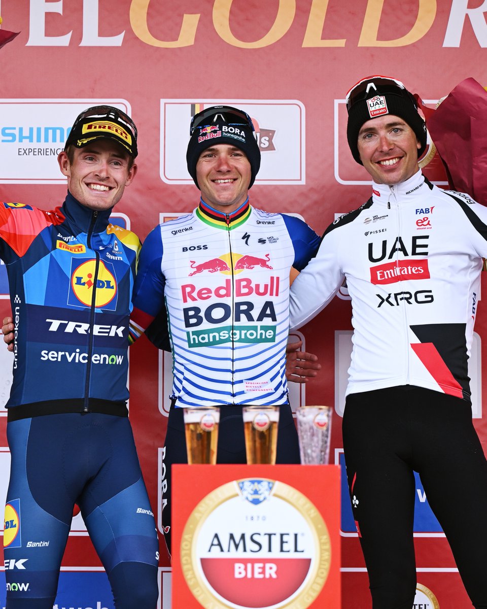 UCI_cycling's tweet image. 2026 @Amstelgoldrace podium 👇

🥇 @EvenepoelRemco - @RBH_ProCycling
🥈 Mattias @skjelmose_ - @LidlTrek
🥉 @BenoitCosnefroy - @TeamEmiratesUAE

📸 @GettySport | #AGR26 #Cycling #RoadCycling