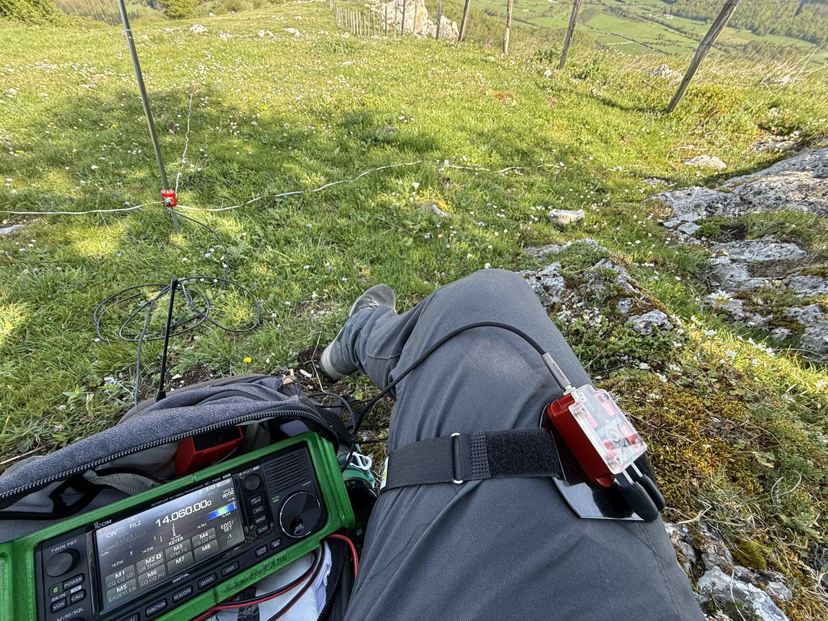 ast_josea's tweet photo. Con el buen tiempo vuelven las actividades SOTA en el monte. Hoy desde Atxabal EA2/VI-040 junto a @EA2CW @RoberInTurbo y EA2ECA https://t.co/V2HY6MpoCl