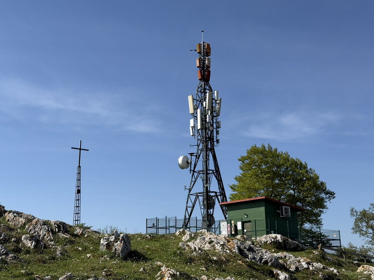 ast_josea's tweet photo. Con el buen tiempo vuelven las actividades SOTA en el monte. Hoy desde Atxabal EA2/VI-040 junto a @EA2CW @RoberInTurbo y EA2ECA https://t.co/V2HY6MpoCl