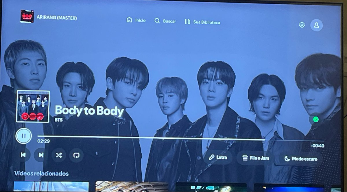 se todo mundo que tá online agora rodar uma playlist de ARIRANG com foco em SWIM, amanhã teremos números melhores 

sério, pega o celular, tablet, computador, televisão e bota a playlist pra rodar aí 

a minha já tá aqui
