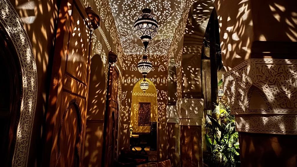PodcastPure's tweet image. Riad or hotel in Marrakech? 🤔

Your stay = your entire experience

Here’s how to choose 👇
🔗 buff.ly/SrgBQcH

#TravelTips #MarrakechHotels
