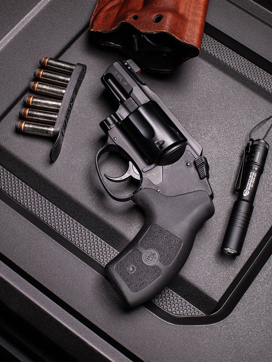 Smith & Wesson Inc. tweet media