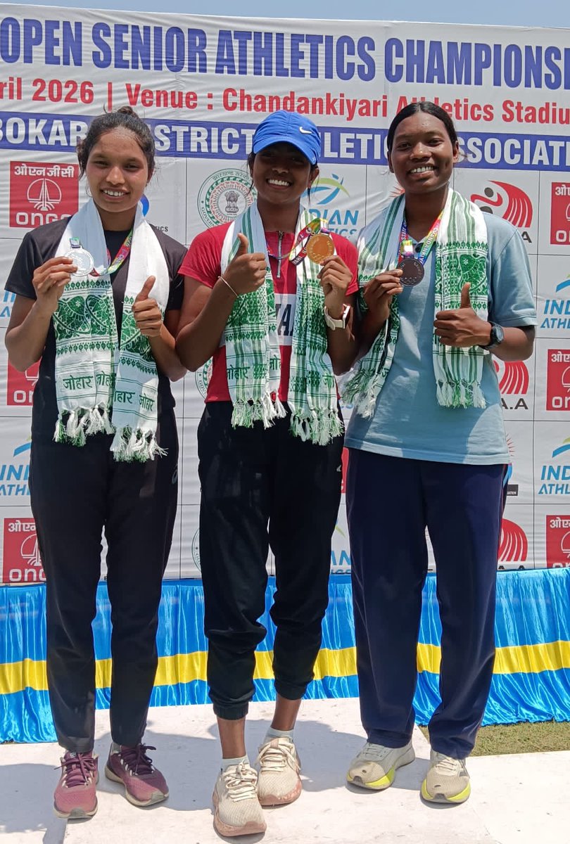 dc_sahibganj's tweet image. 15वीं झारखंड राज्य स्तरीय सीनियर एथलेटिक्स प्रतियोगिता में साहिबगंज की हुस्नआरा प्रवीण ने 5.34 मीटर लंबीकूद में स्वर्ण पदक जीतकर जिले को गौरवान्वित किया।

इस शानदार उपलब्धि पर हार्दिक बधाई एवं उज्ज्वल भविष्य की शुभकामनाएं।

#Sahibganj #ProudMoment  @JharkhandCMO  @prdjharkhand