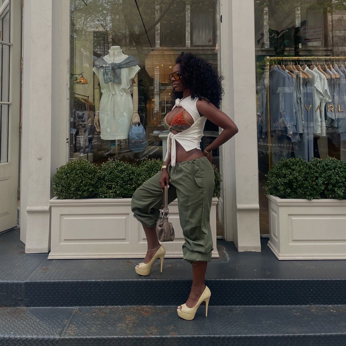 Divyaadu's tweet image. #soho