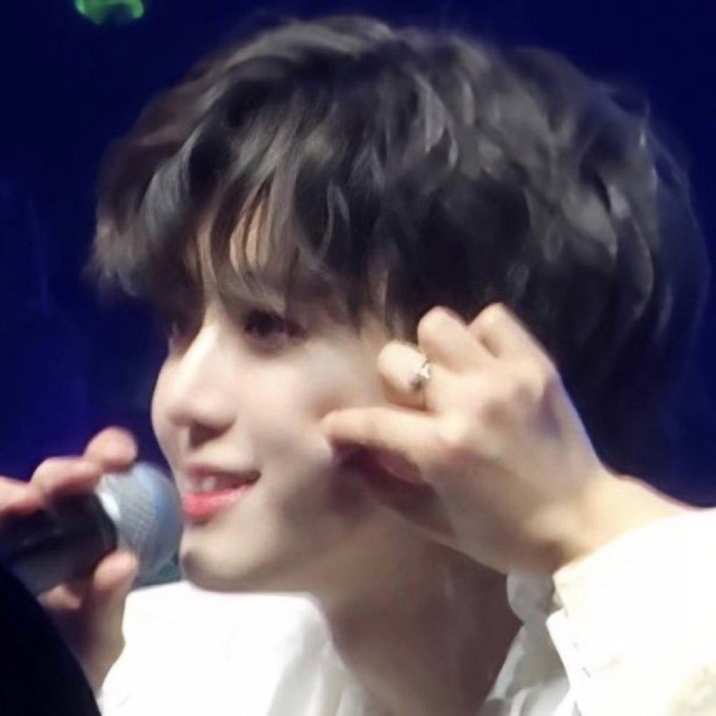 dr.moo🐽 ; both sides💕 tweet media