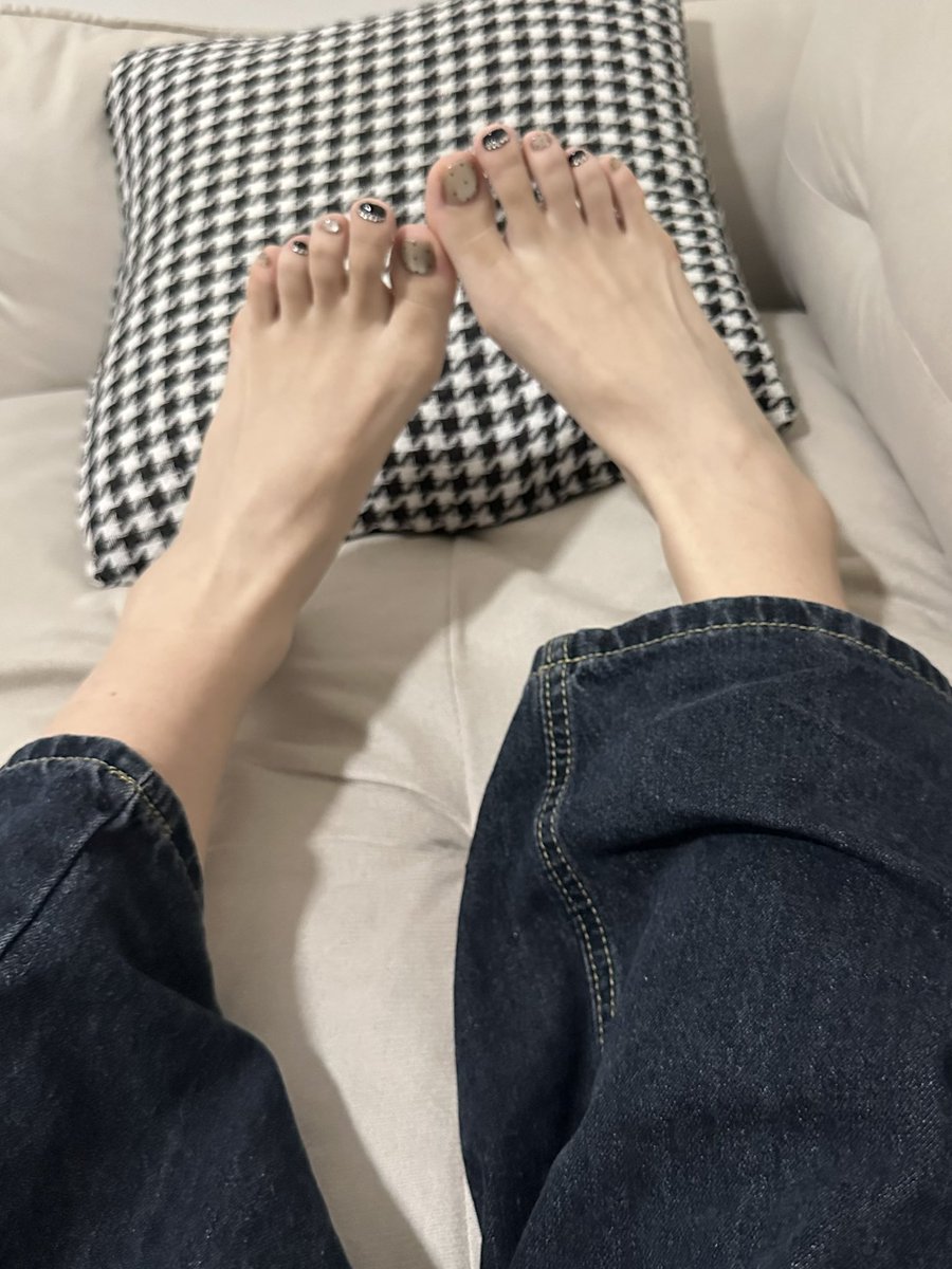 xnscq2's tweet photo. 换了新美甲  喜欢 https://t.co/yNhx4jpzYu