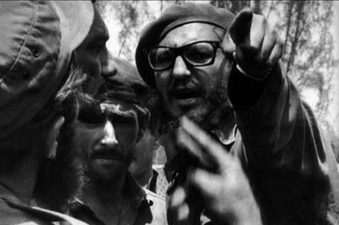 Pedro_VRO's tweet photo. Uno de los secretos de la resistencia de #Cuba: Los líderes siempre en primera línea. Fidel Castro en Playa Girón. 

#GirónEsHoy #MatancerosEnVictoria https://t.co/3YlXh5NJMa