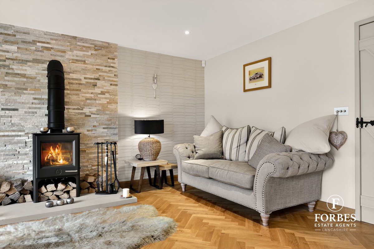 ForbesEstate's tweet photo. 💛 Experience village life without compromise. This exceptional five bedroom home in Hoghton combines traditional character with modern tech. From the wood-burning stove in the lounge to the thatched gazebo in the garden, every detail is crafted for comfort. https://t.co/bE2RJuK5Ur