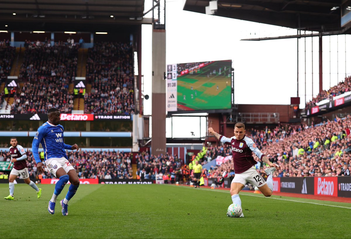 Lucas Digne ⭐️ tweet media