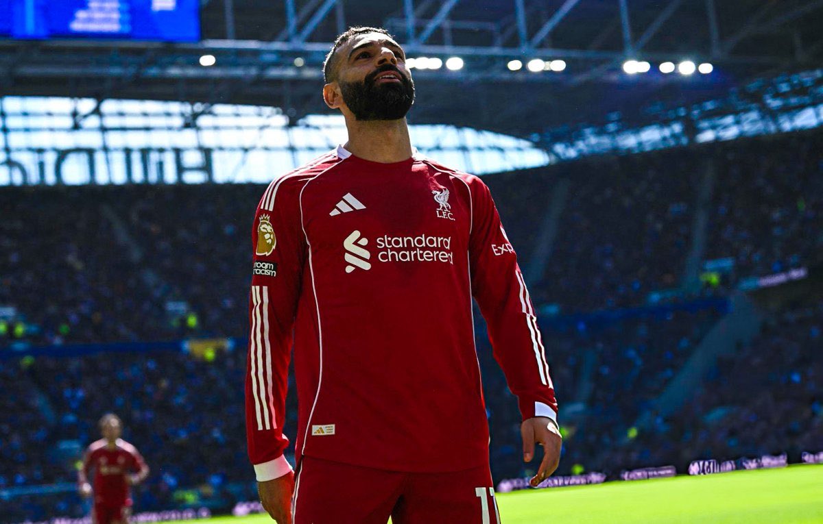 لو مصلحة الفريق مهمة فصلاح هو خطورة ليفربول كلها هجوميا باللاعبين الجدد والقدماء.

 صلاح في مباراة اليوم: 

هجوميا:
سجل هدف.
أكثر من صنع فرص.
دفاعيا:
أكثر من كسب تدخلات. 
أكثر مهاجم فاز بصراعات ثنائية والثاني بعد جونز ككل. 
أكثر مهاجم افتك الكورة والثاني بعد كوناتي ككل. 

كذلك