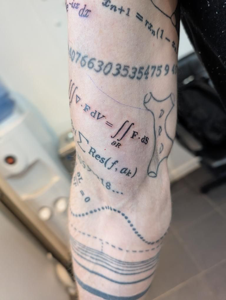 Dr Tom Crawford tweet media