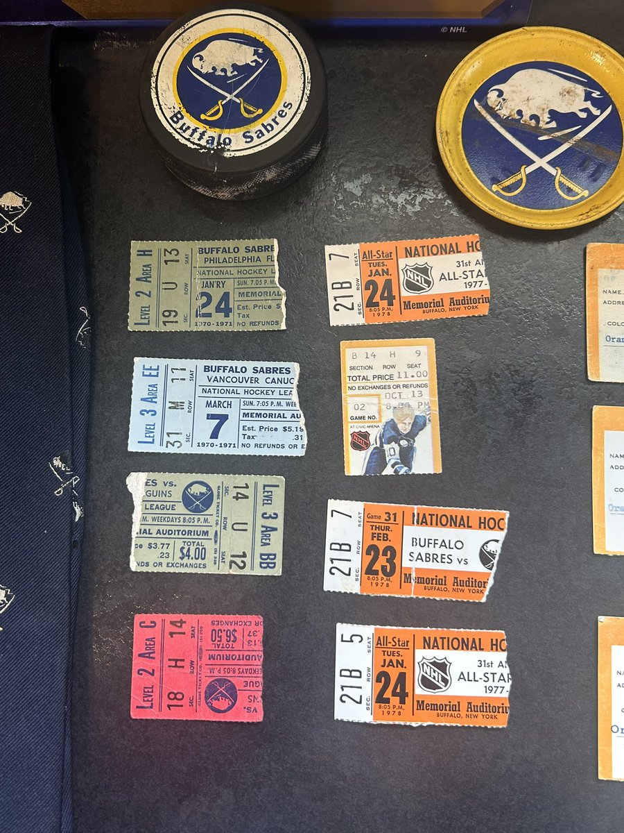 KeithPascucci3's tweet photo. Just thinking back when the NHL came to Buffalo. We had a group of guys who went to many Bison game there last few years. My brother Paul, Roby, Fats,Ward, great games 2 dollar tickets in the grays. The Aud was expanded in there 2nd year. We got season tickets Roby,Fats, Jerry R https://t.co/9QvHM46aiL